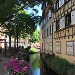 Prázdninový dům La Maison De De Et Son Jardin *