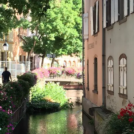 La Maison De De Et Son Jardin Casa de Férias *
