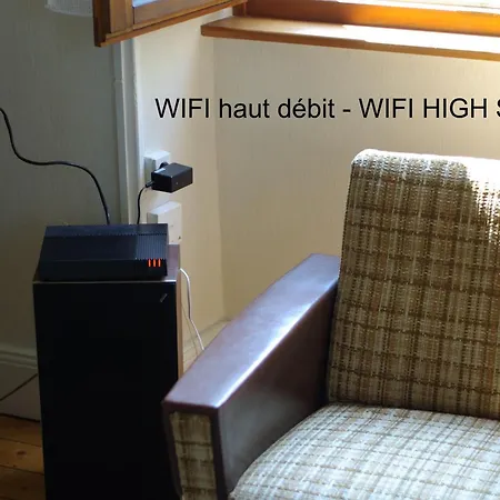 La Maison De De Et Son Jardin *