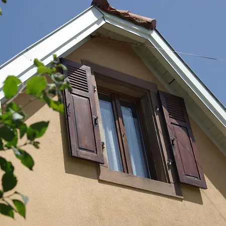 La Maison De De Et Son Jardin Nyaraló *