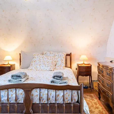 Holiday home La Maison De De Et Son Jardin *