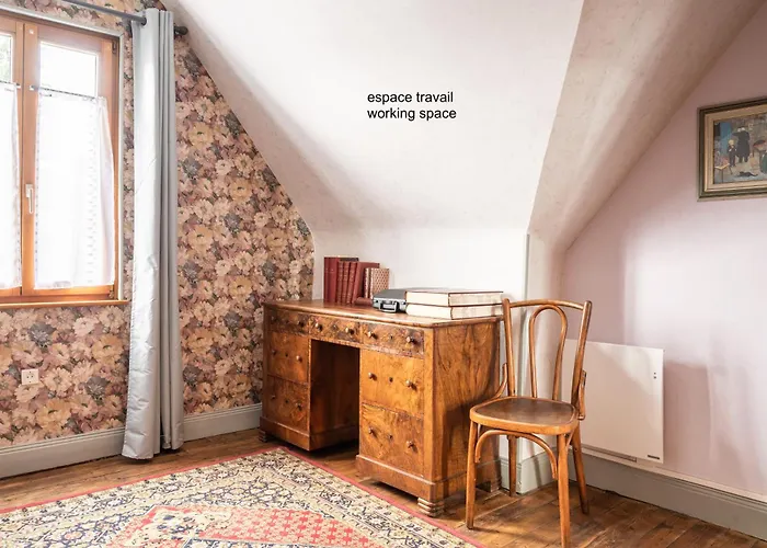 La Maison De De Et Son Jardin Nyaraló *